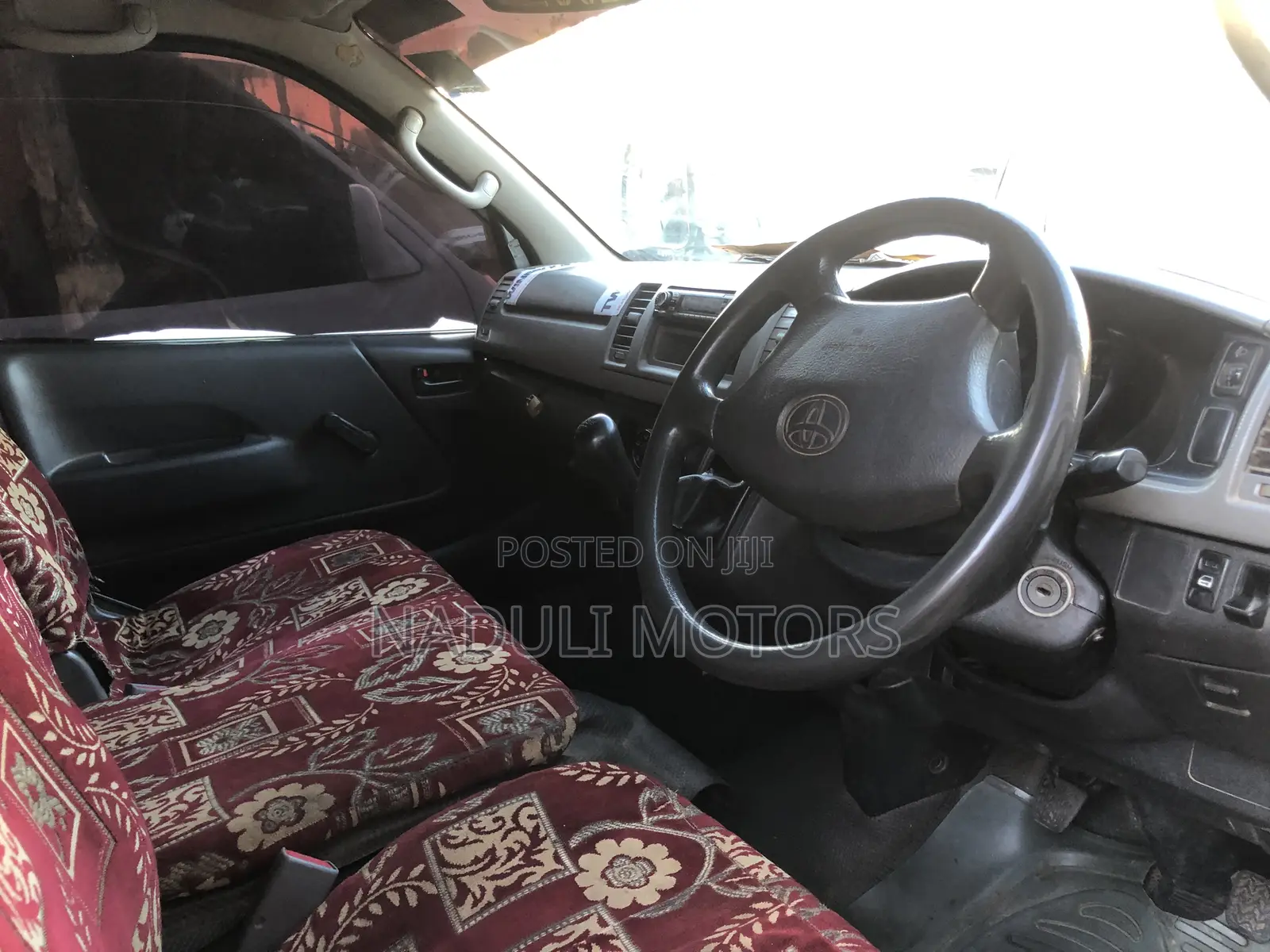 Toyota HiAce 2010 White