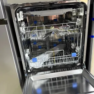 Hisense 3-in-1 \\ 15 Place Setting Dish Washer \\ Hs623e90g