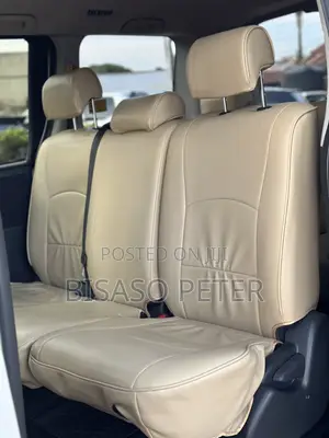 Toyota Noah 2.0 143hp AWD (8 Seater) 2011 White