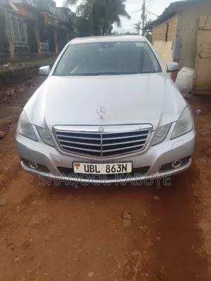 Photo - Mercedes-Benz E300 2009 Silver