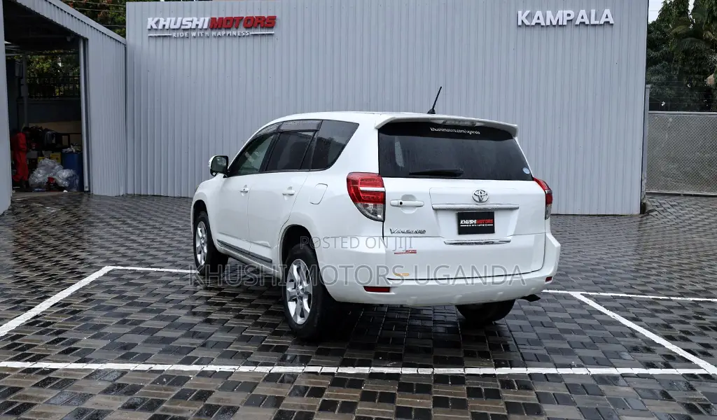 Toyota Vanguard 2012 Pearl