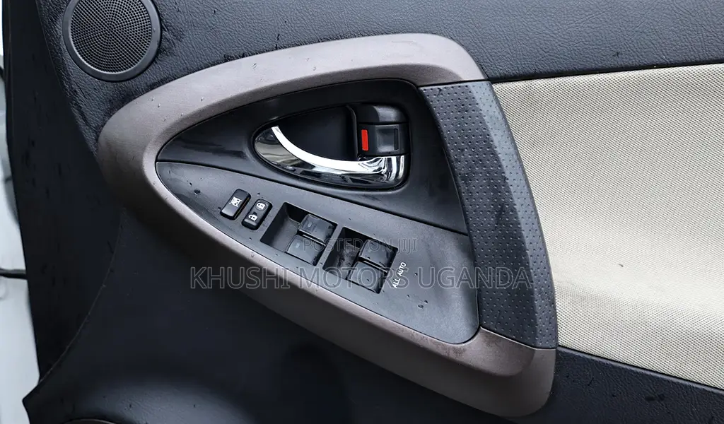 Toyota Vanguard 2012 Pearl