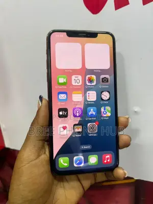 Photo - Apple iPhone 11 Pro Max 64 GB Gold