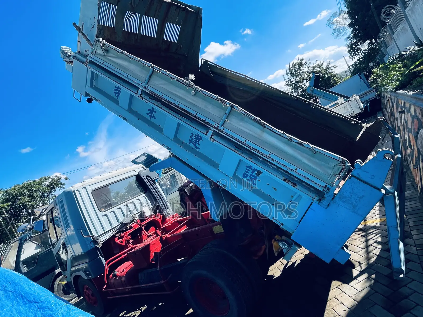 Fuso Tipper