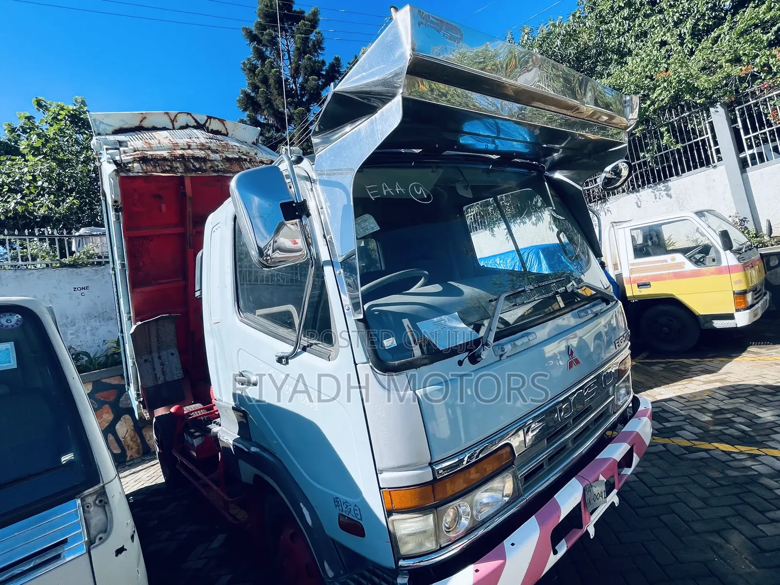 Fuso Tipper