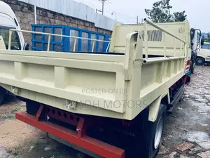 Isuzu Tipper Single Light