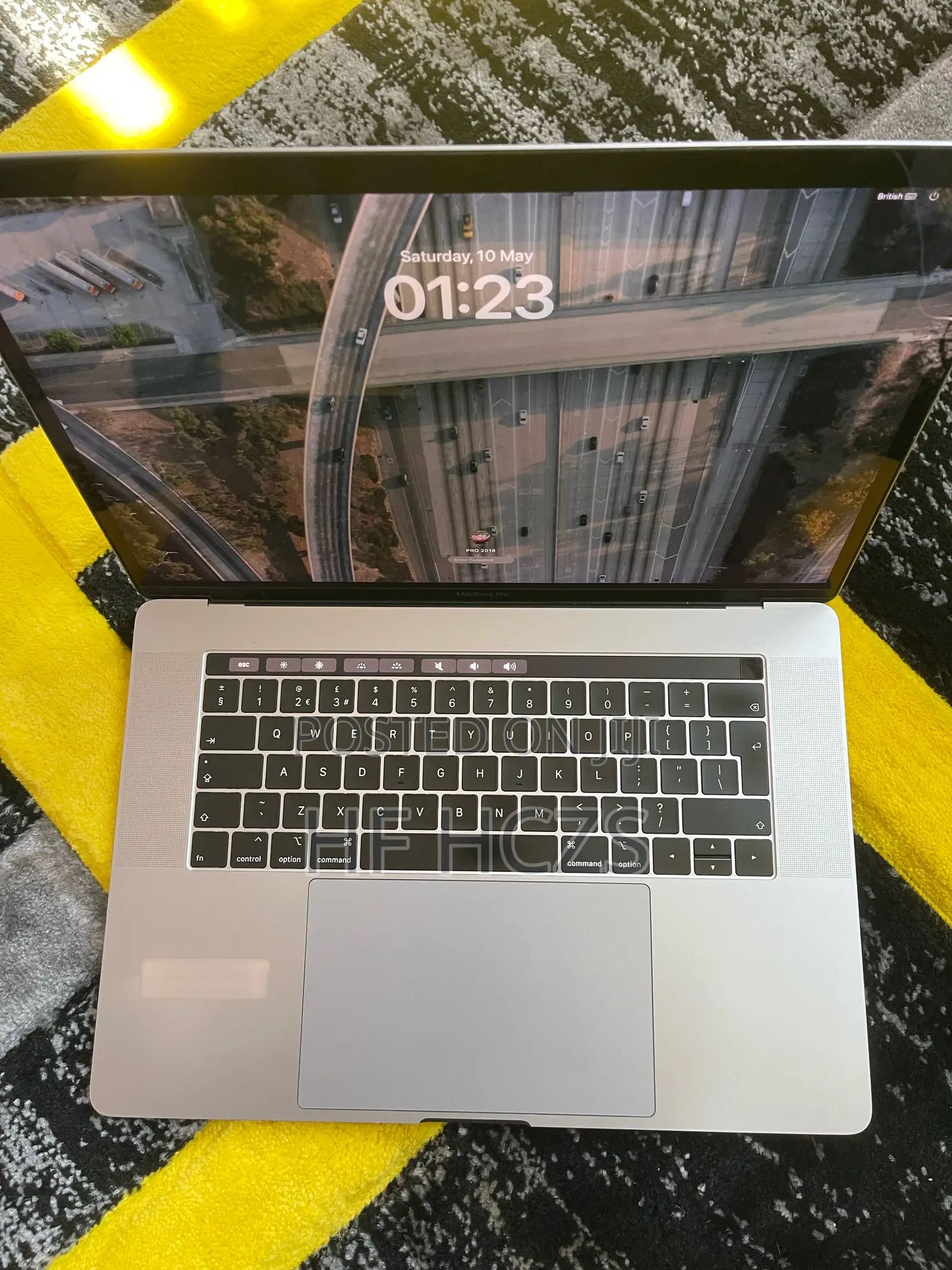 Laptop Apple MacBook Pro 2018 16GB Intel Core I7 SSD 512GB