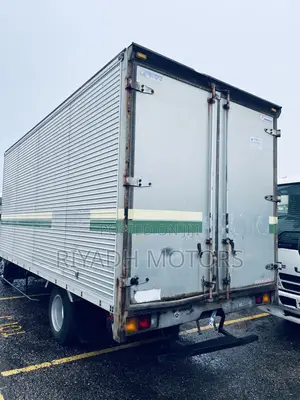 Canter 4d33 Engine Box Body