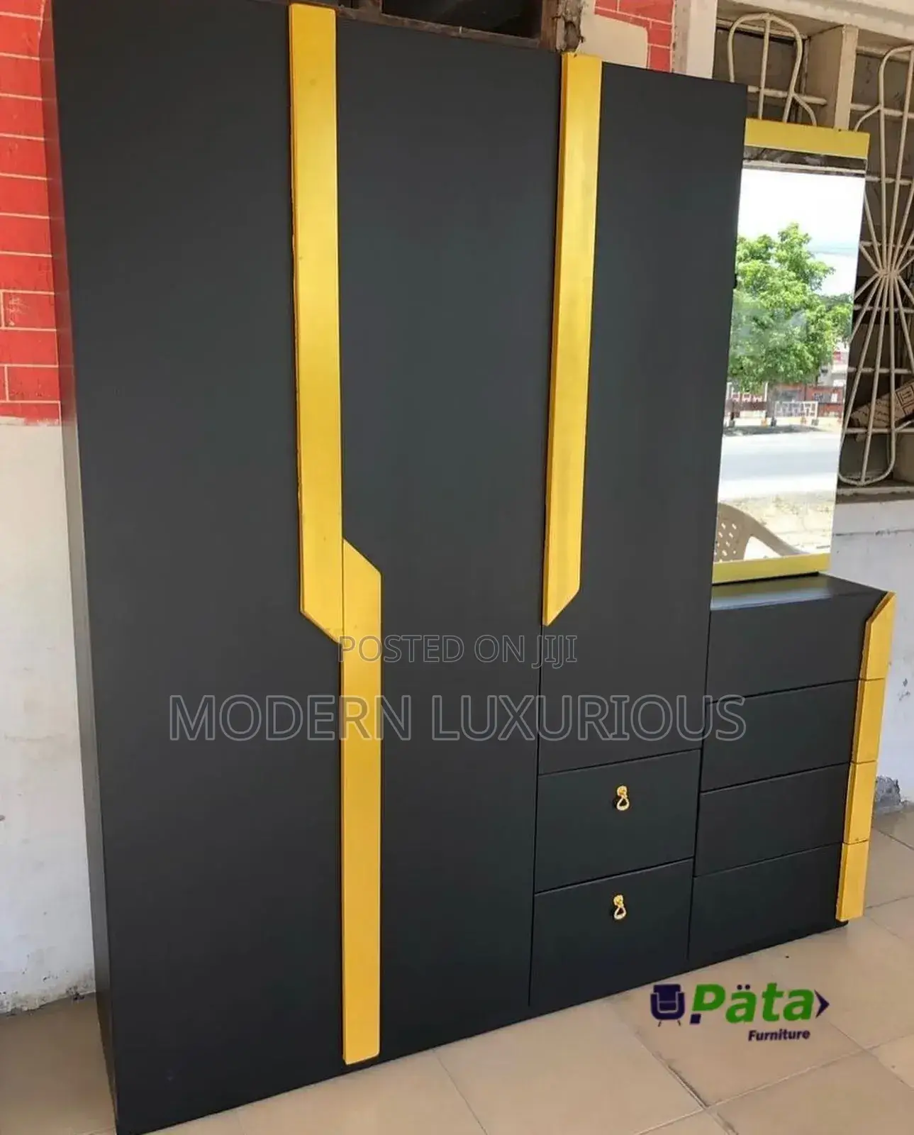 Free Delivery Kwa Dar /Es Salaam Na/ Modern Good Wardrobe/