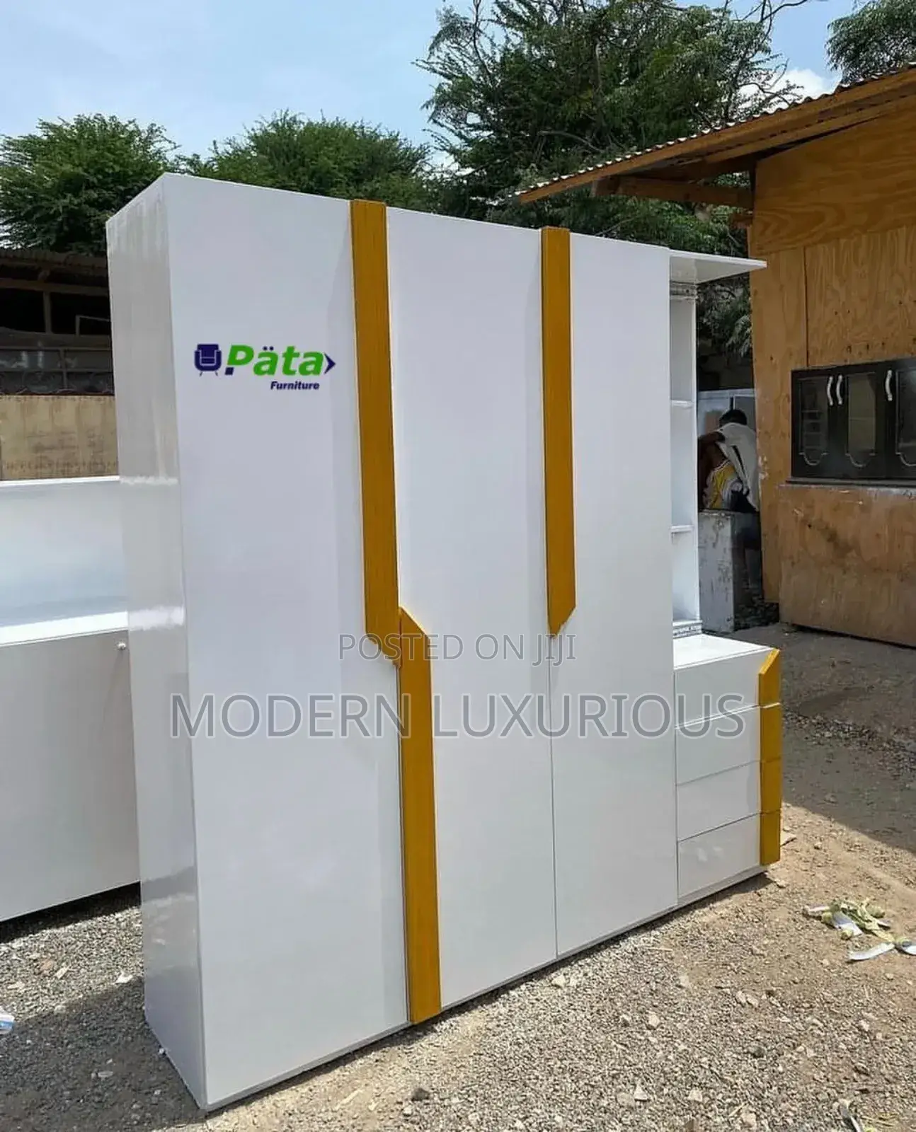 White /and Brown Furniture Modern /Wardrobe Thanks /