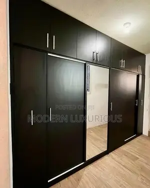 Uganda Wardrobe Mikoani Pia Tunatuma Kwa Uaminifu Kabisa