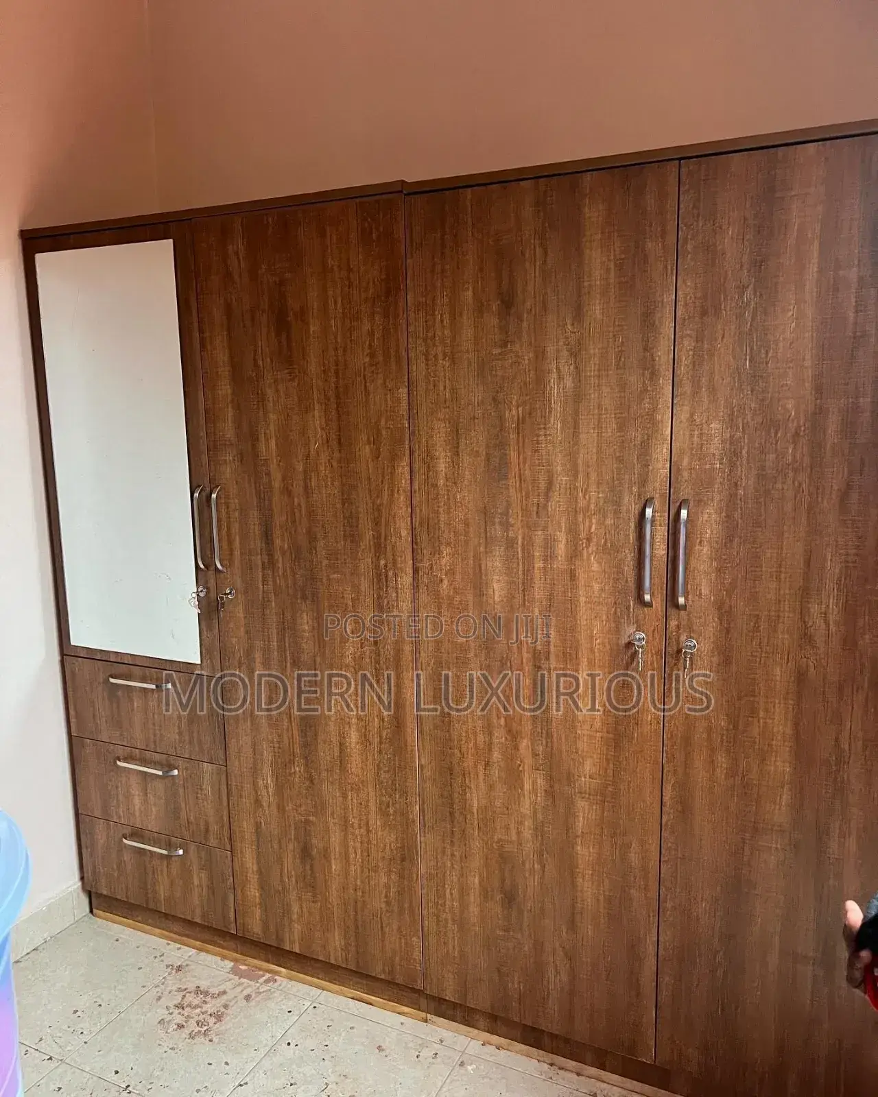 Wardrobes /Classic Wardrobes That Fit Your Unique Space and Lifestyle