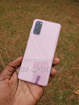 Photo - New Samsung Galaxy S20 128 GB Pink