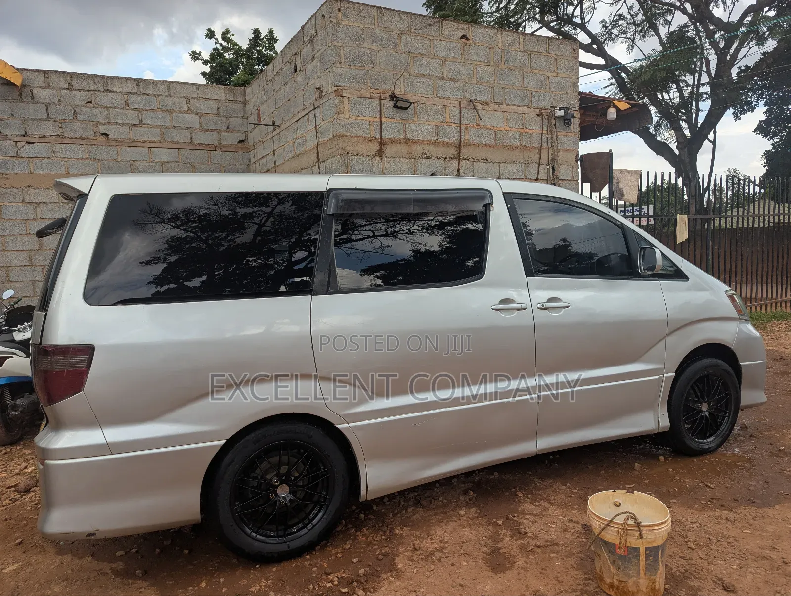 Toyota Alphard 2.4 Petrol AWD 2003 Silver