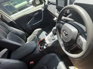 Toyota RAV4 Adventure 2019 Green