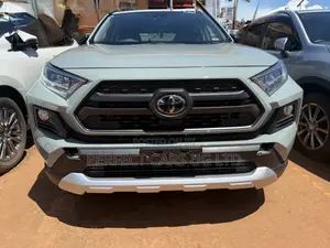 Toyota RAV4 Adventure 2019 Green
