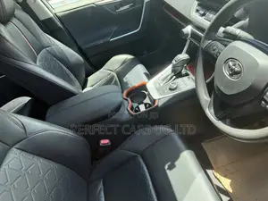 Toyota RAV4 Adventure 2019 Green