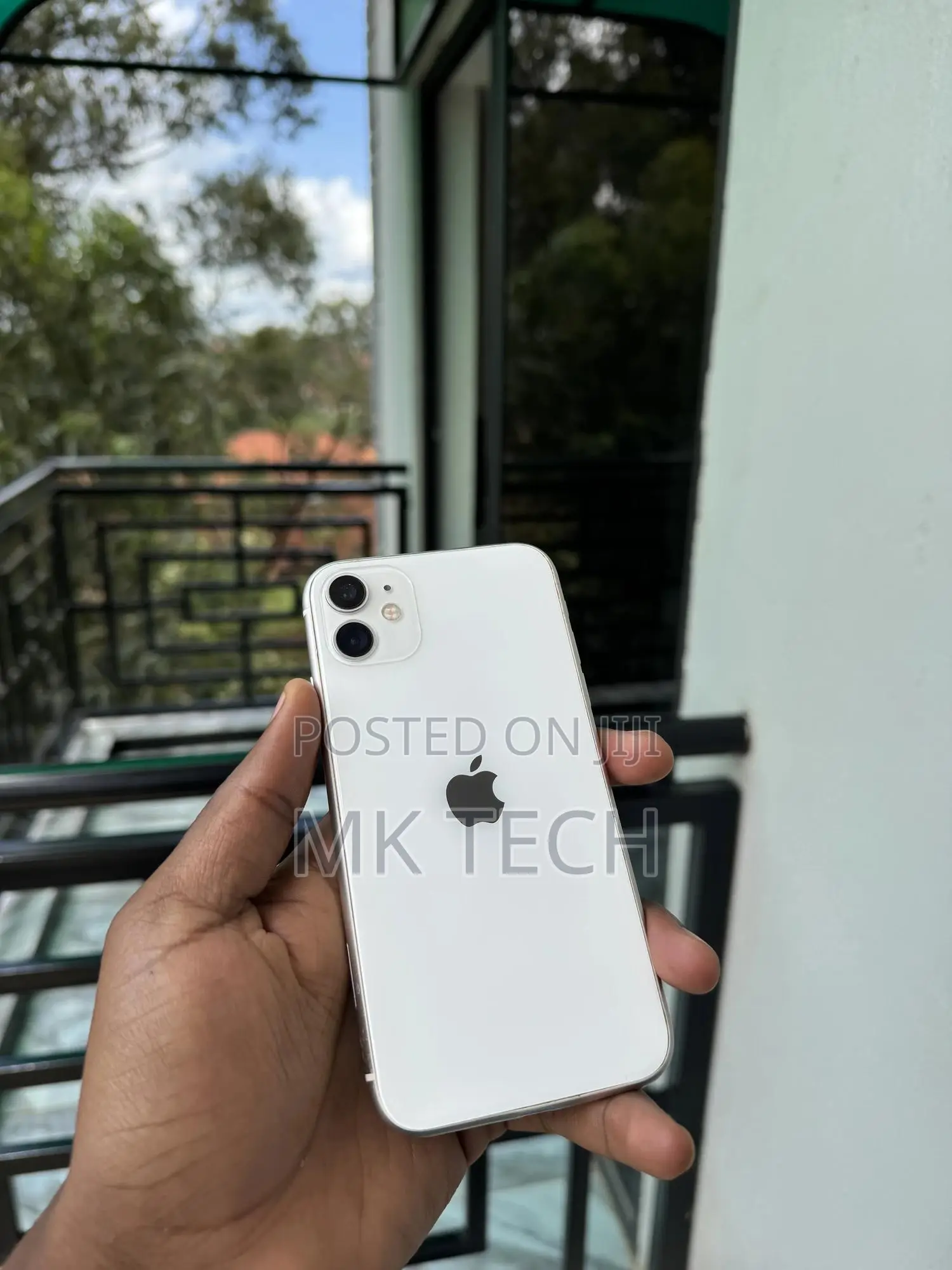 Apple iPhone 11 64 GB White