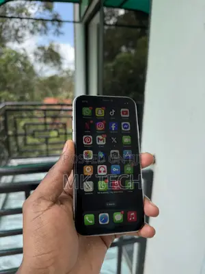 Apple iPhone 11 64 GB White