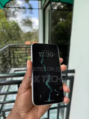 Apple iPhone 11 64 GB White
