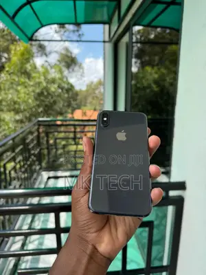 Apple iPhone XS 64 GB Black