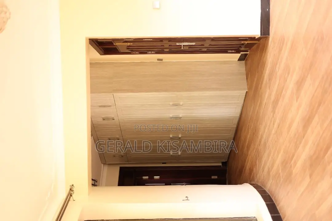 3bdrm Duplex in Ssabagabo-Makindye for rent