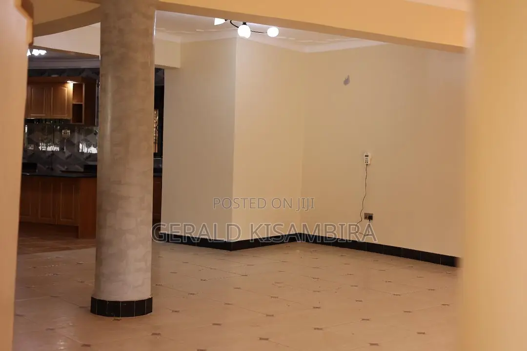 3bdrm Duplex in Ssabagabo-Makindye for rent