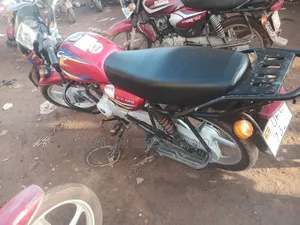 Bajaj CT 110X 2023 Red