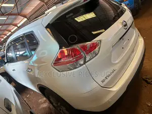 Nissan X-Trail 2.0 Petrol FWD 2016 White