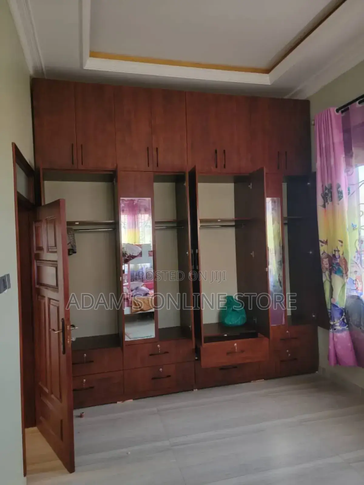 Unique Wardrobe/ Wardrobe With Mirror