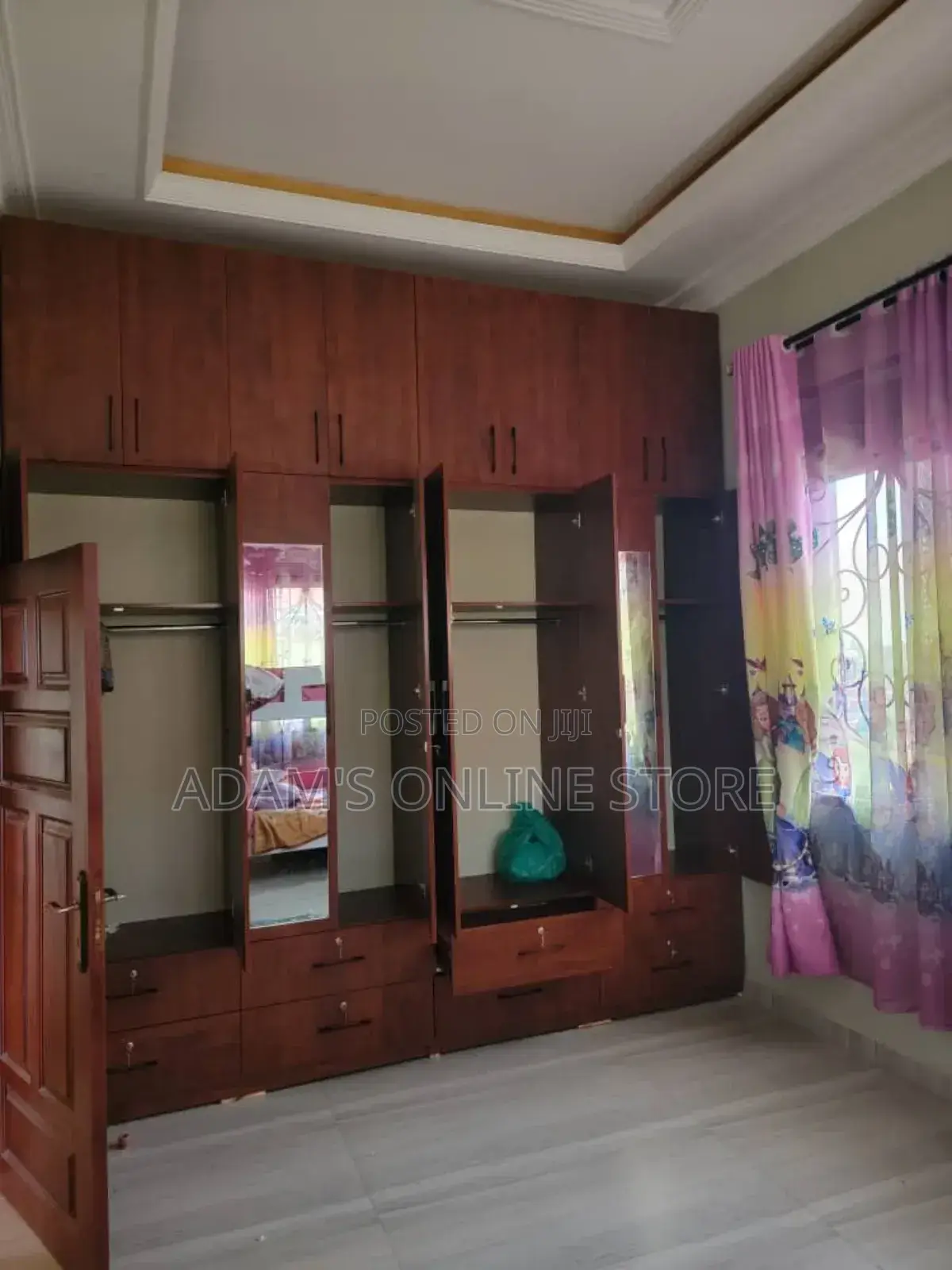 Unique Wardrobe/ Wardrobe With Mirror
