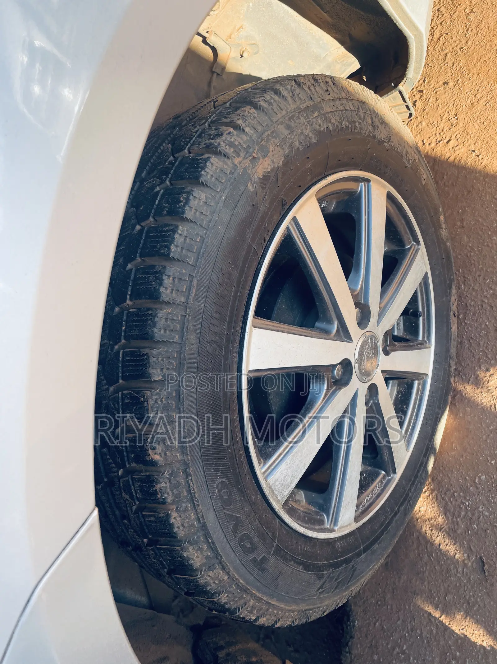 Toyota Corolla Fielder 1.5 Petrol FWD 2011 Silver