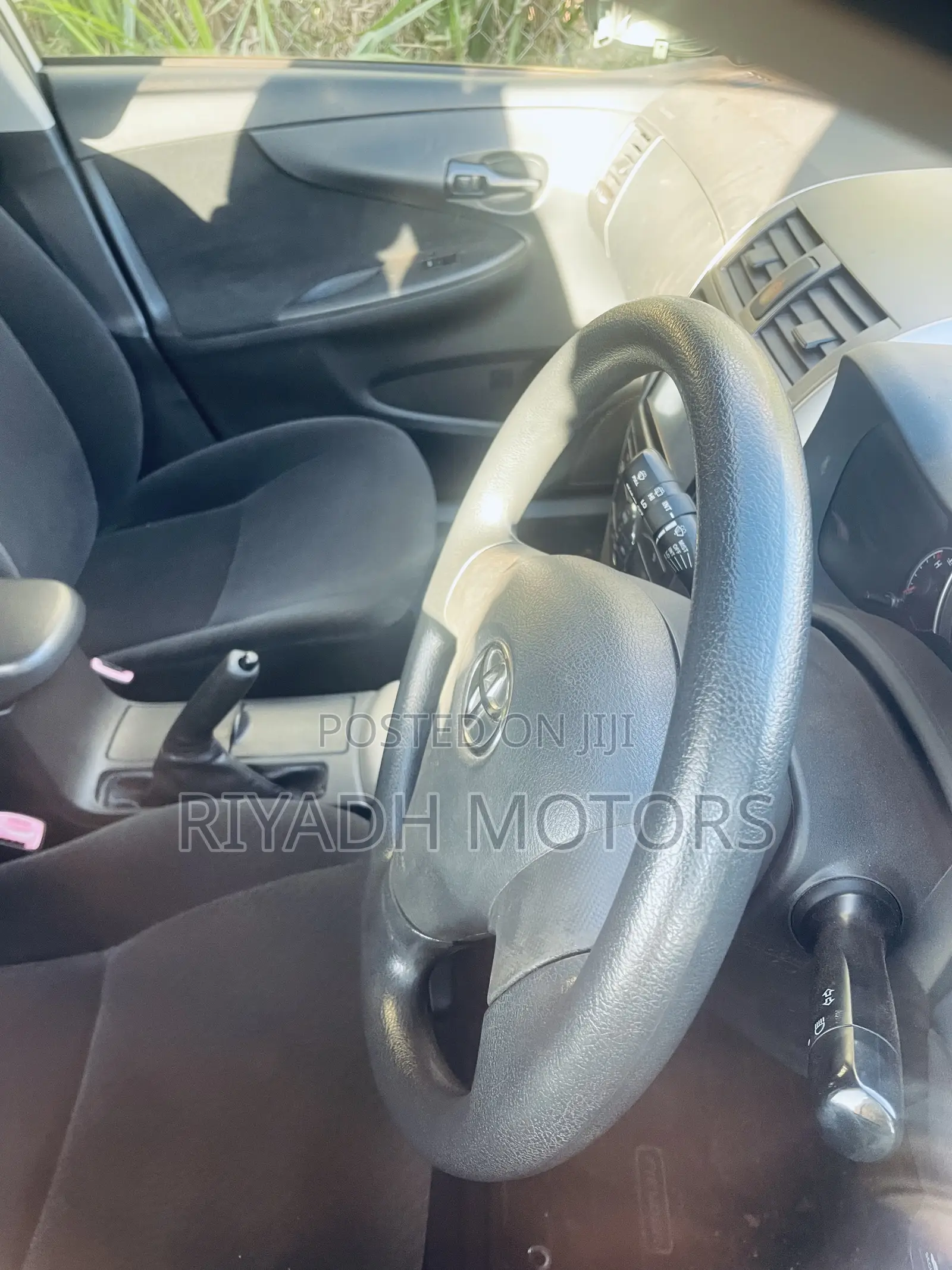 Toyota Corolla Fielder 1.5 Petrol FWD 2011 Silver