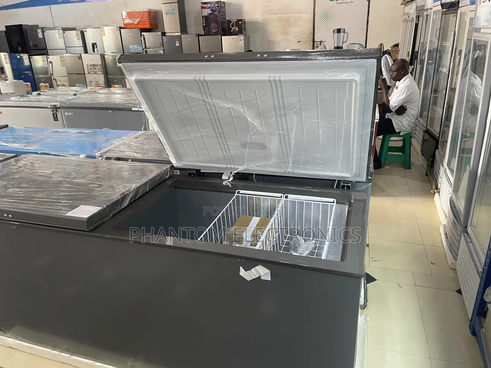 700 Litres Deep Freezer