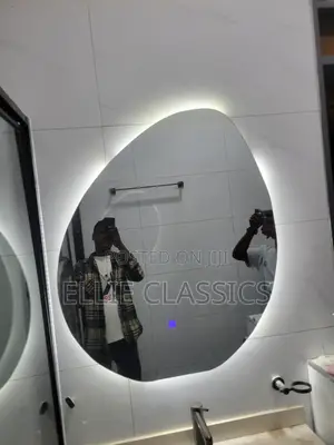 Ova Mirror