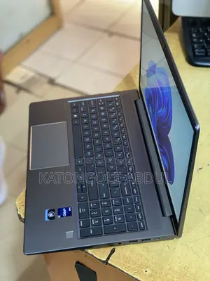 New Laptop HP ZBook Power G9 I7 16GB Intel Core I7 SSD 1T