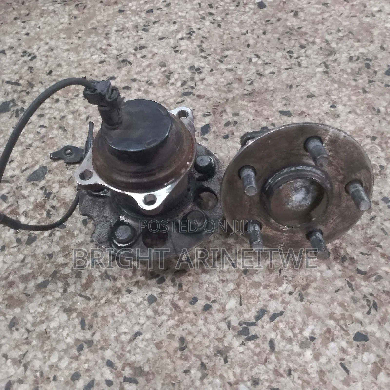Rear Wheel Bearing for Toyota Alphard Two Wheel Drive.