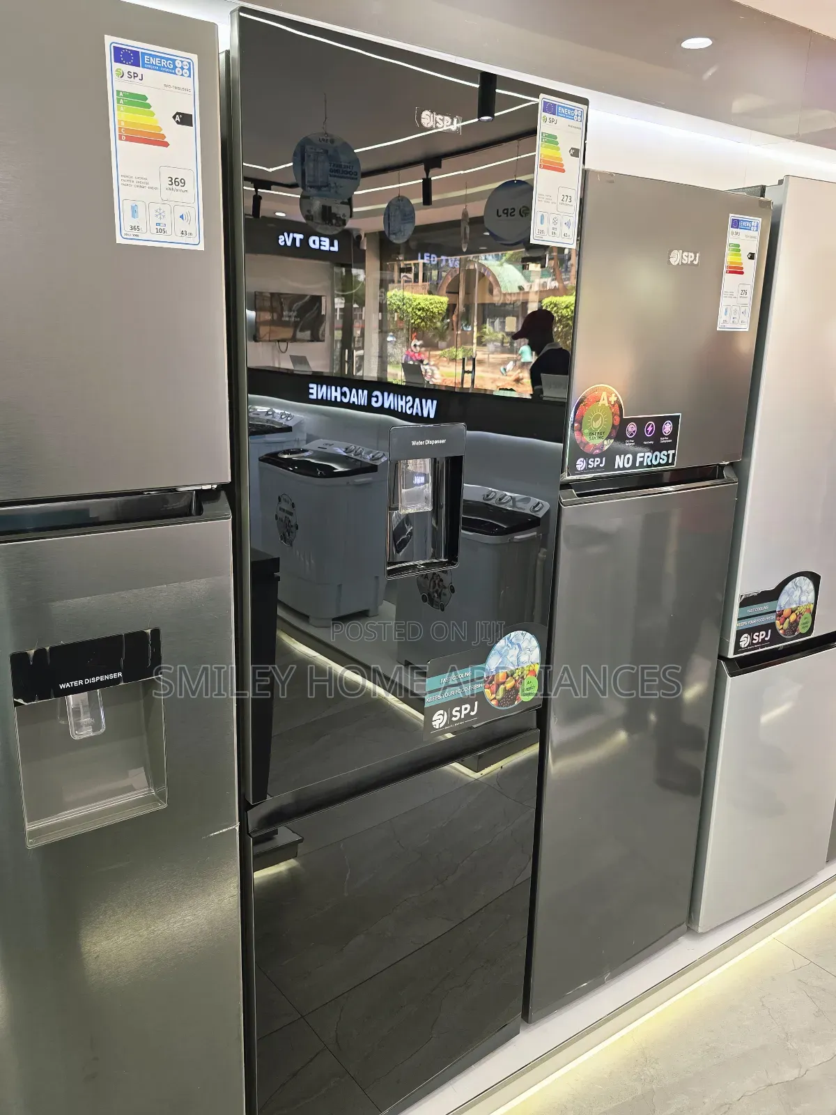 369ltrs SPJ Black Mirror Finish Refrigerator at 20% Discount
