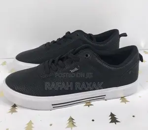 Men’S Classic Bass Casual Sneakers