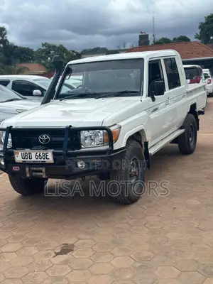 Photo - Toyota Land Cruiser 4.5 V8 TD 2017 White