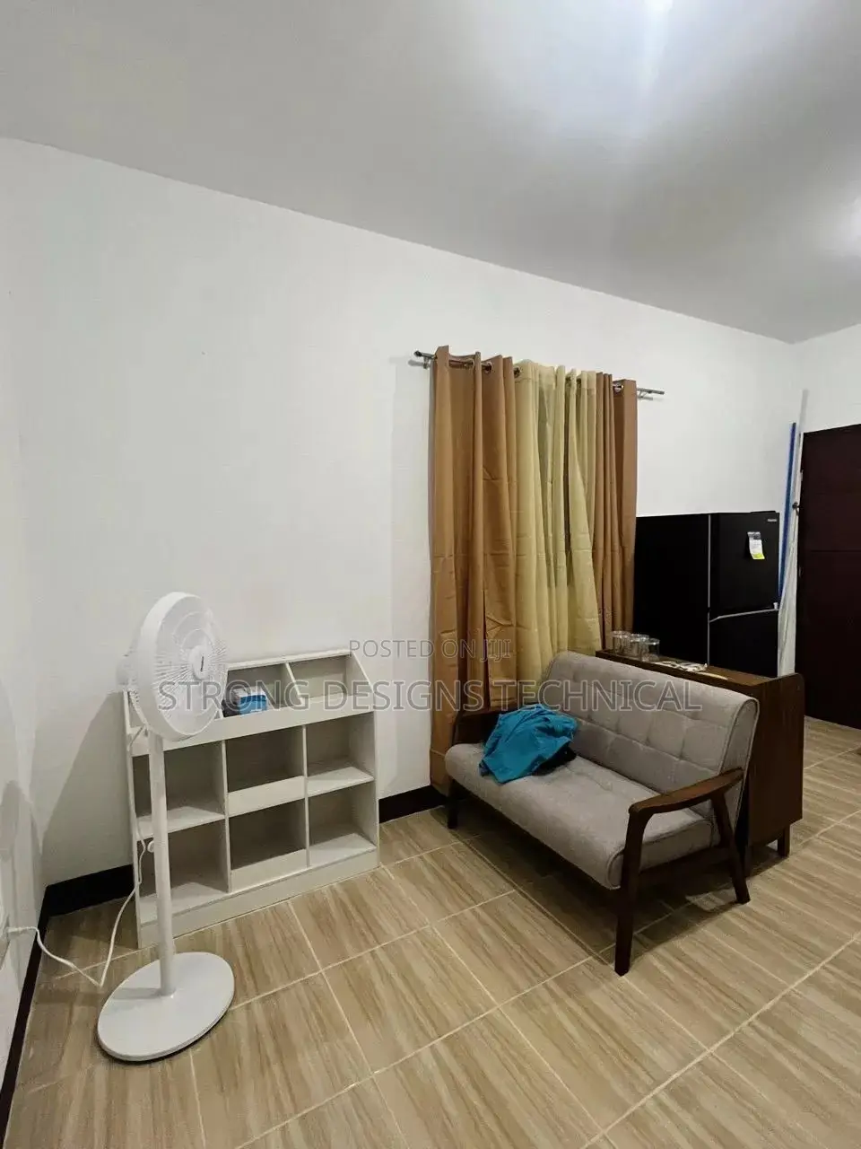 Multiuse Shelf / Bookcase/ Bookshelf / Storage