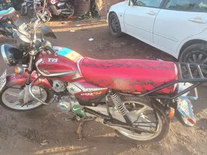 TVS HLX 125 2022 Red