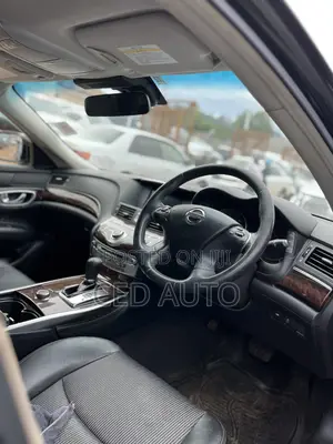 Nissan Fuga 2013 Black
