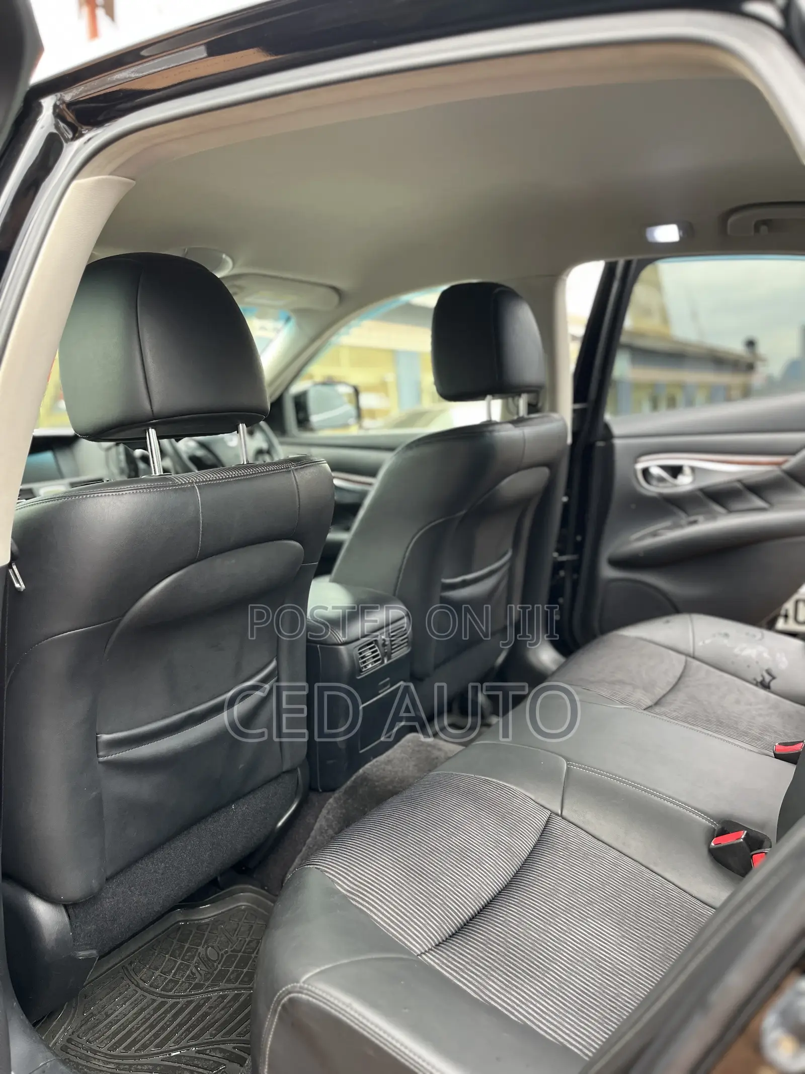Nissan Fuga 2013 Black