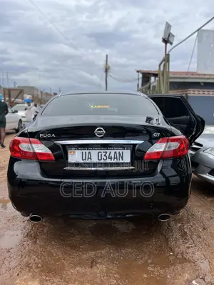 Nissan Fuga 2013 Black
