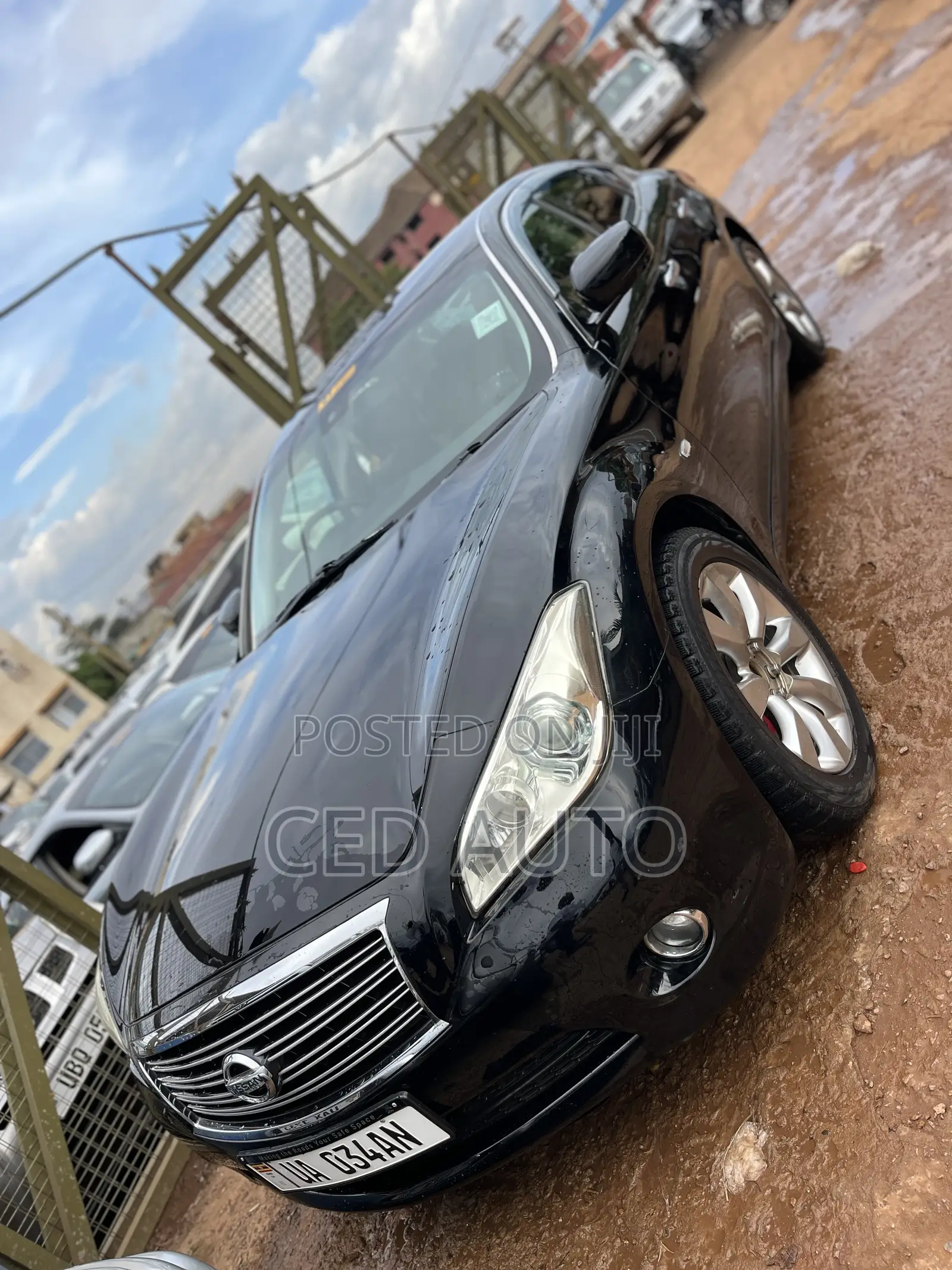 Nissan Fuga 2013 Black