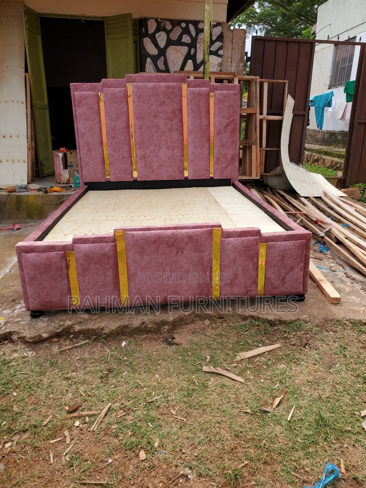 5 by Six Bed King