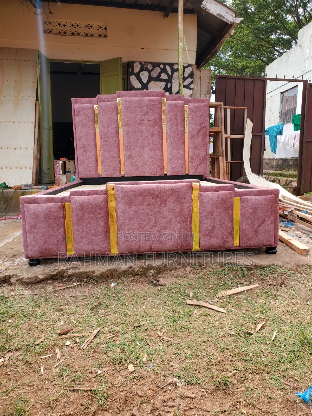 5 by Six Bed King