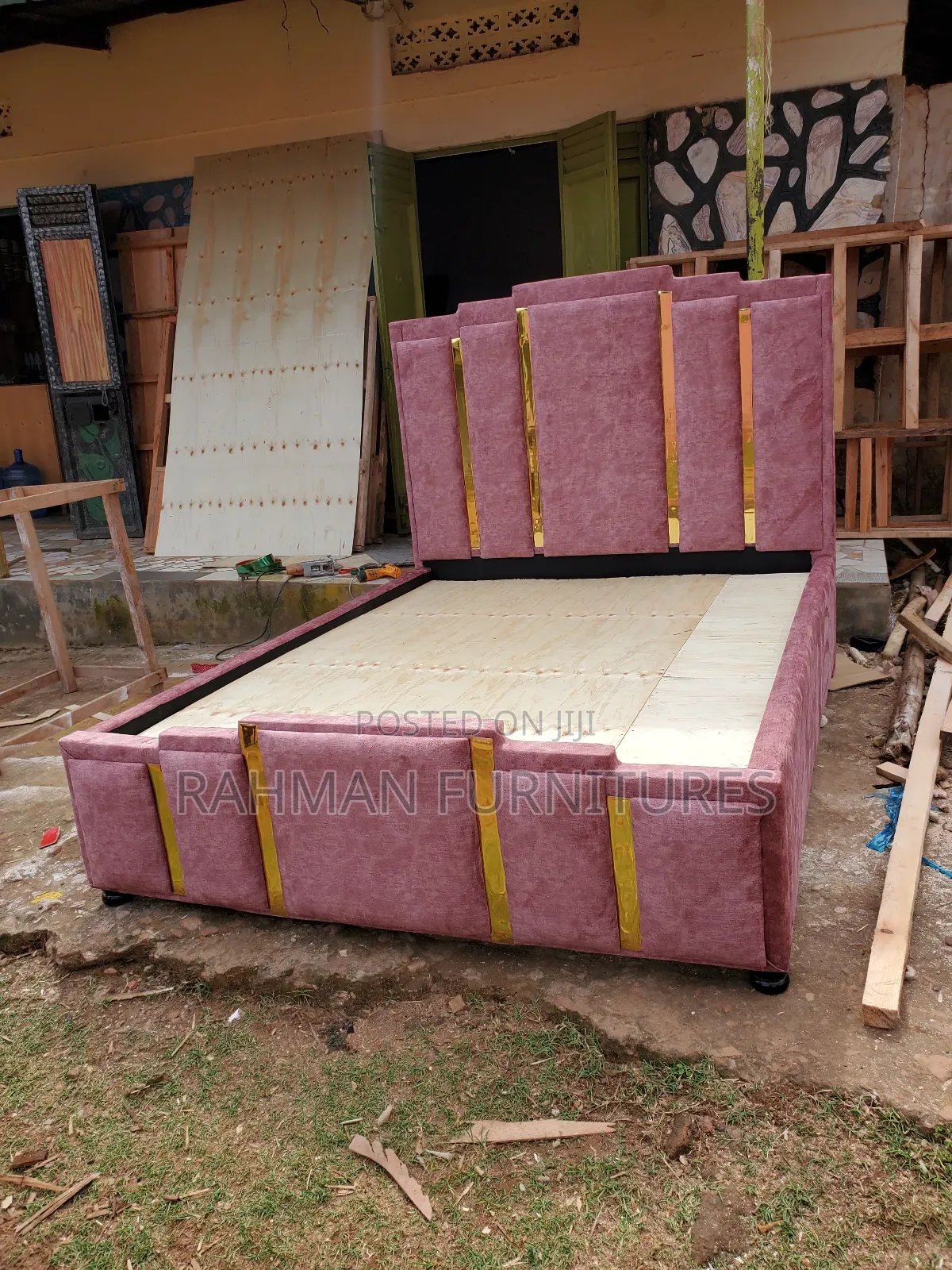 5 by Six Bed King
