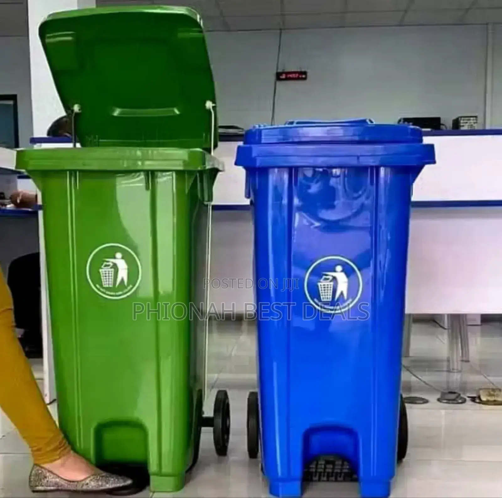 Stepon Dustbin 240 Litres With Rollers